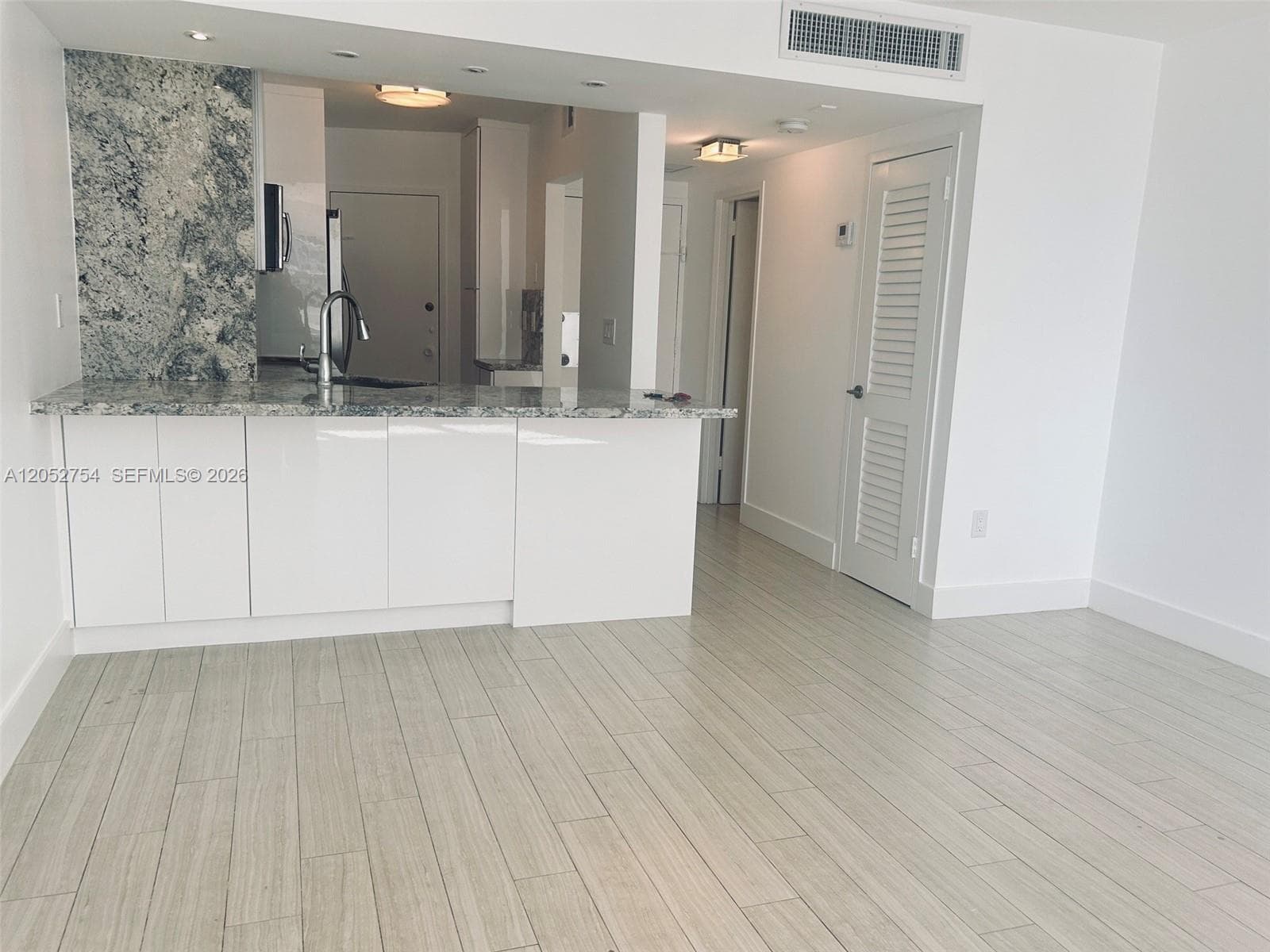 2899 Collins Ave # 724, Miami Beach FL 33140