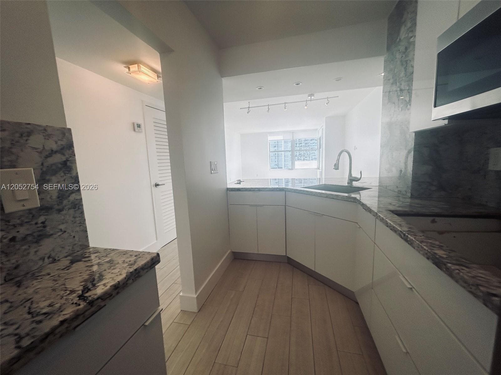 2899 Collins Ave # 724, Miami Beach FL 33140
