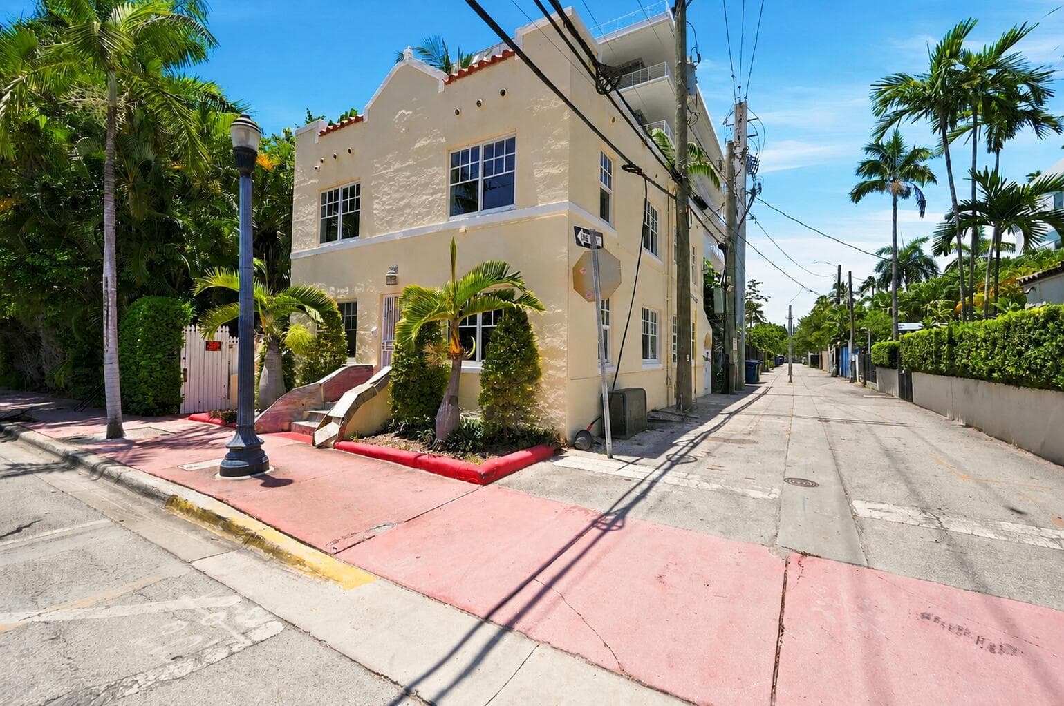 927 4th Street, Miami Beach FL 33139