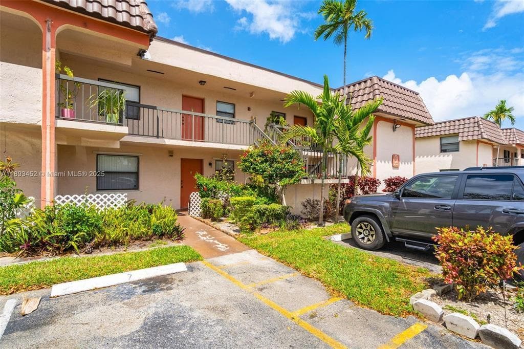 870 NE 207TH Terrace # 9, Miami FL 33179
