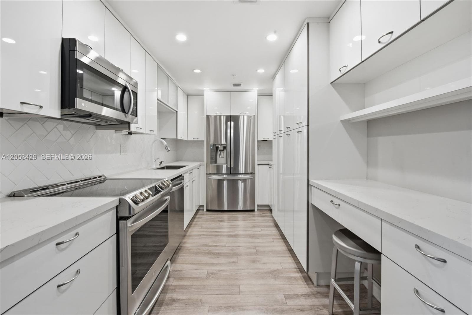 90 Edgewater Dr # 225, Coral Gables FL 33133