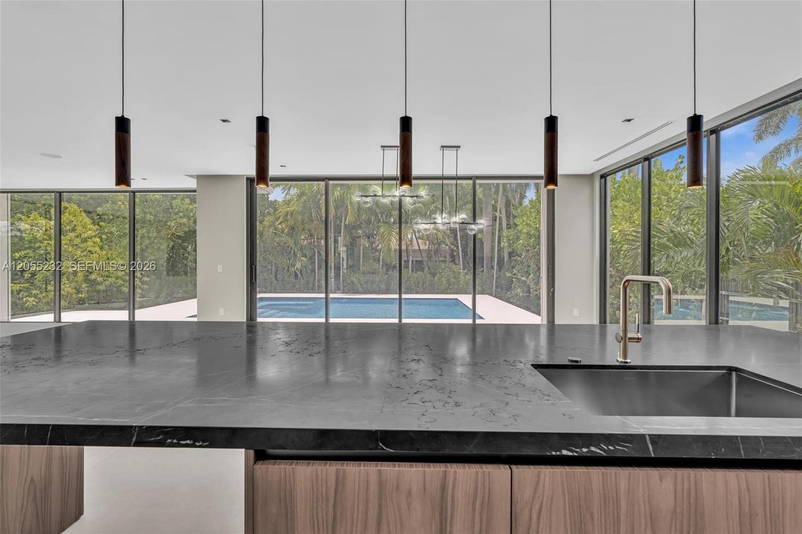 6020 Alton Rd, Miami Beach FL 33140