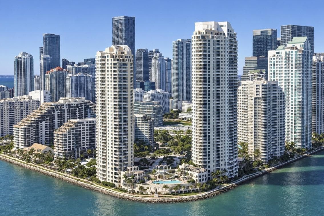 520 Brickell Key Dr # A1216, Miami FL 33131