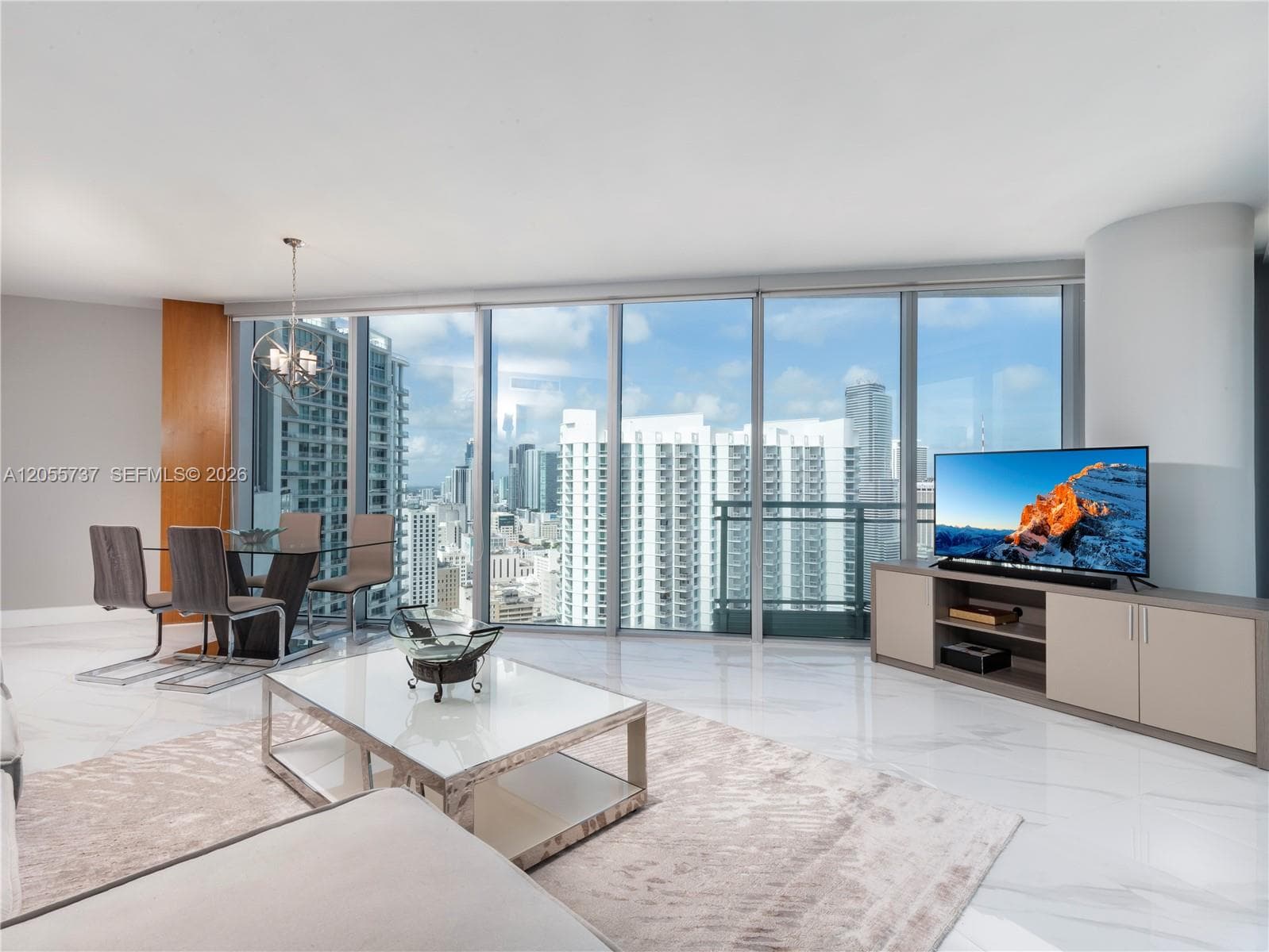 92 SW 3rd St # 3901, Miami FL 33130
