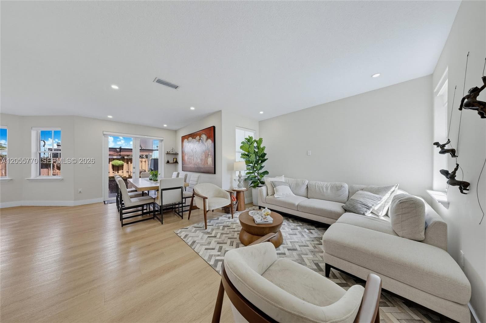 4850 NW 108th Pl, Doral FL 33178