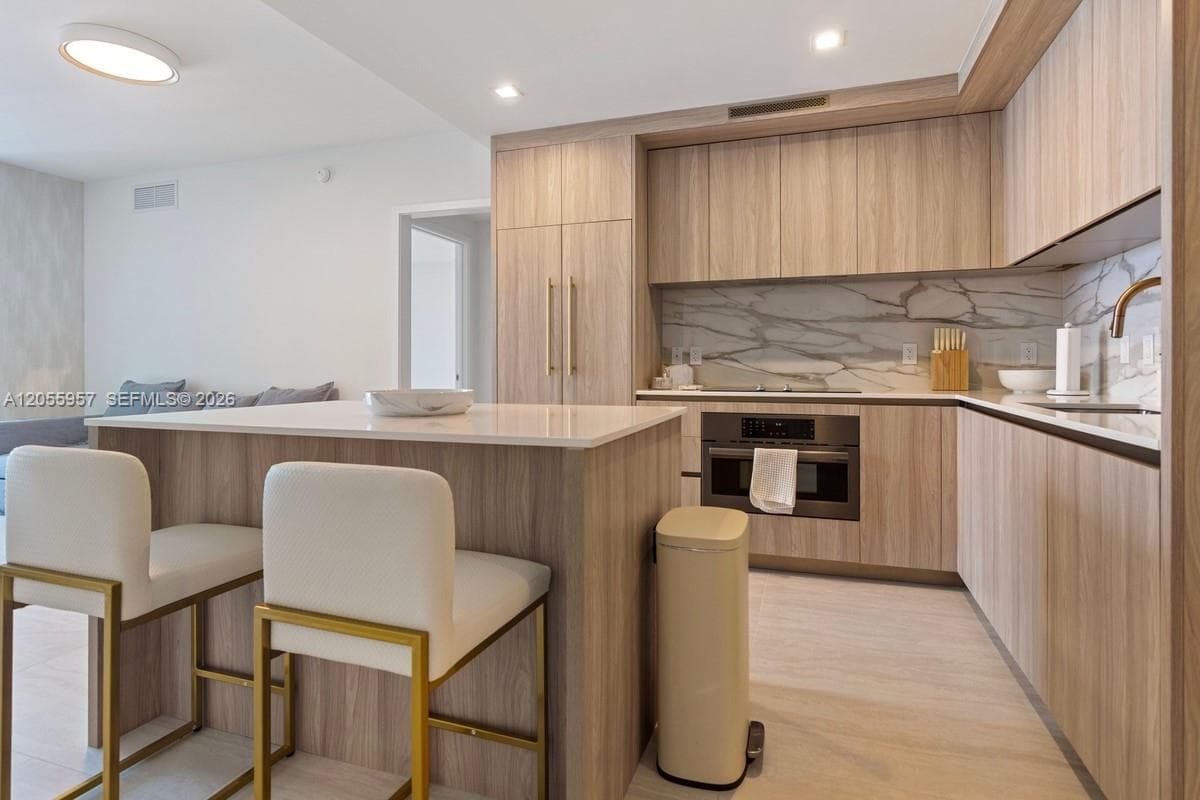 77 SE 5th Street # 3902, Miami FL 33131