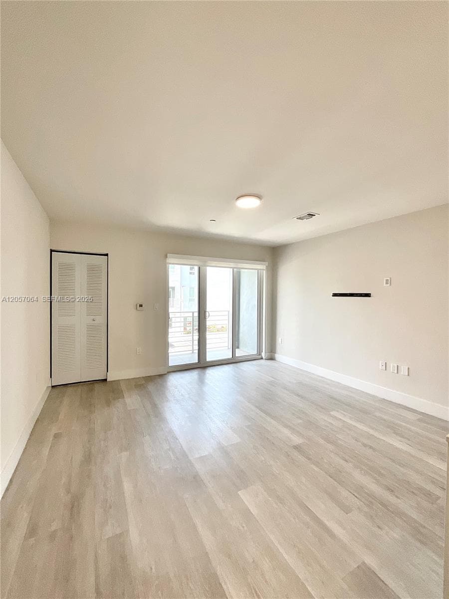 2555 NE 193rd St # 2206, Miami FL 33180