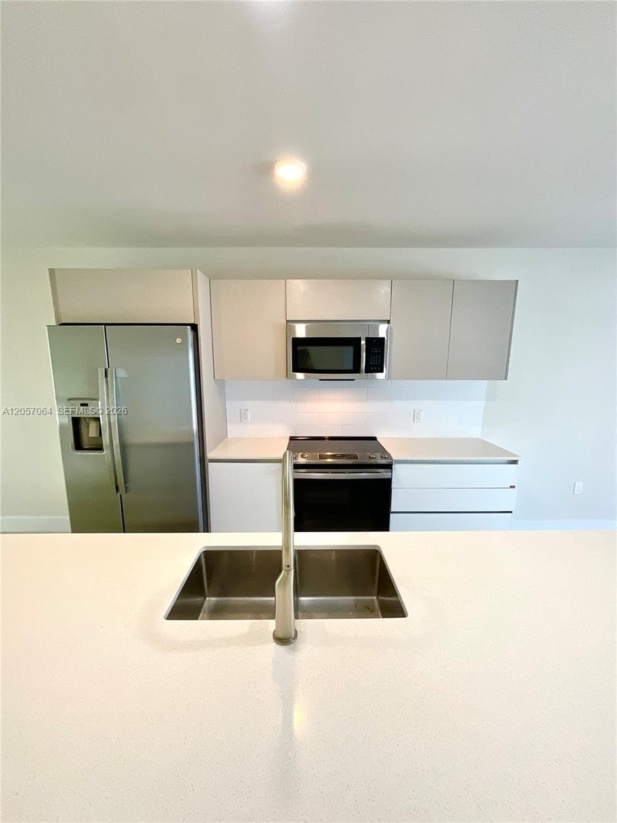 2555 NE 193rd St # 2206, Miami FL 33180