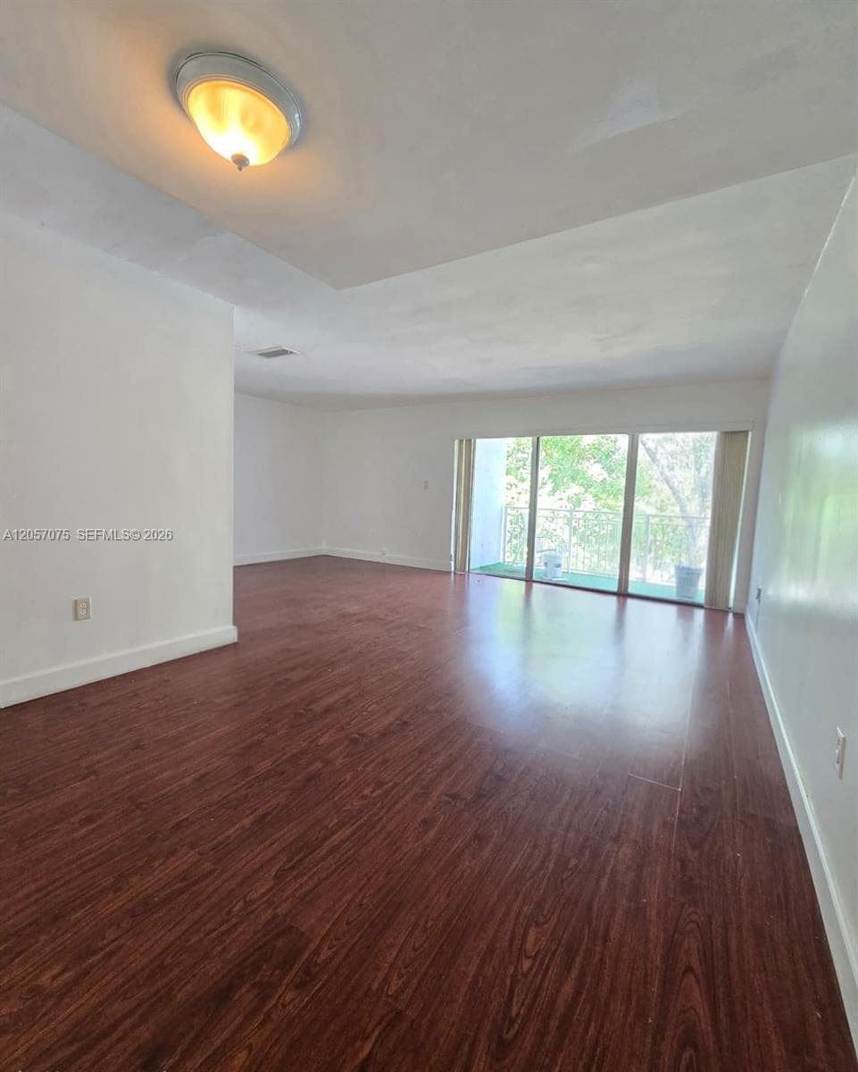 9357 Fontainebleau Blvd # D420, Miami FL 33172