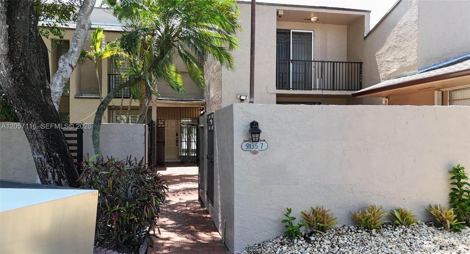 9135 Fontainebleau Blvd # 7, Miami FL 33172