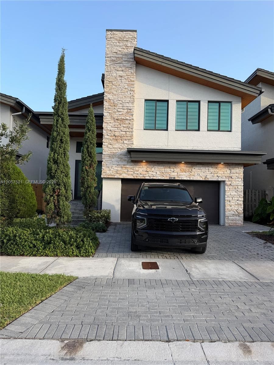 10218 NW 76th Ter, Doral FL 33178