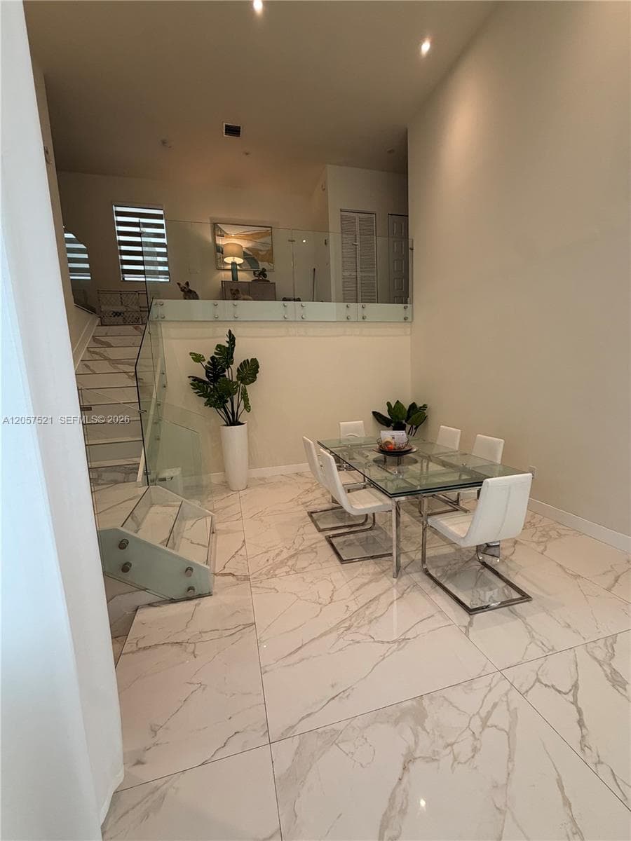 10218 NW 76th Ter, Doral FL 33178
