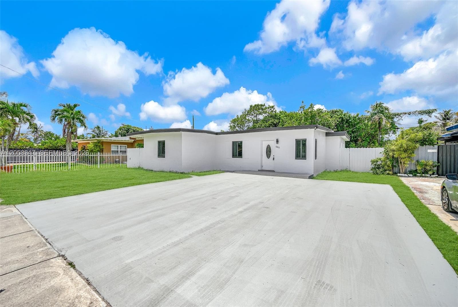 580 NW 116th Ter, Miami FL 33168