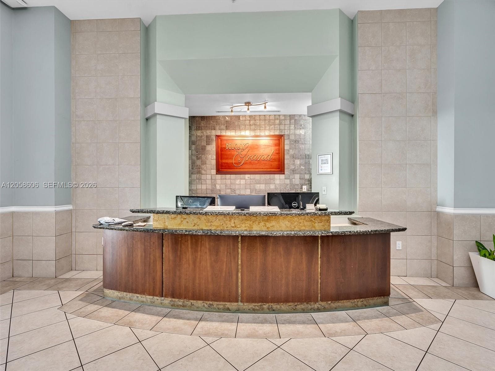 50 Menores Ave # 518, Coral Gables FL 33134