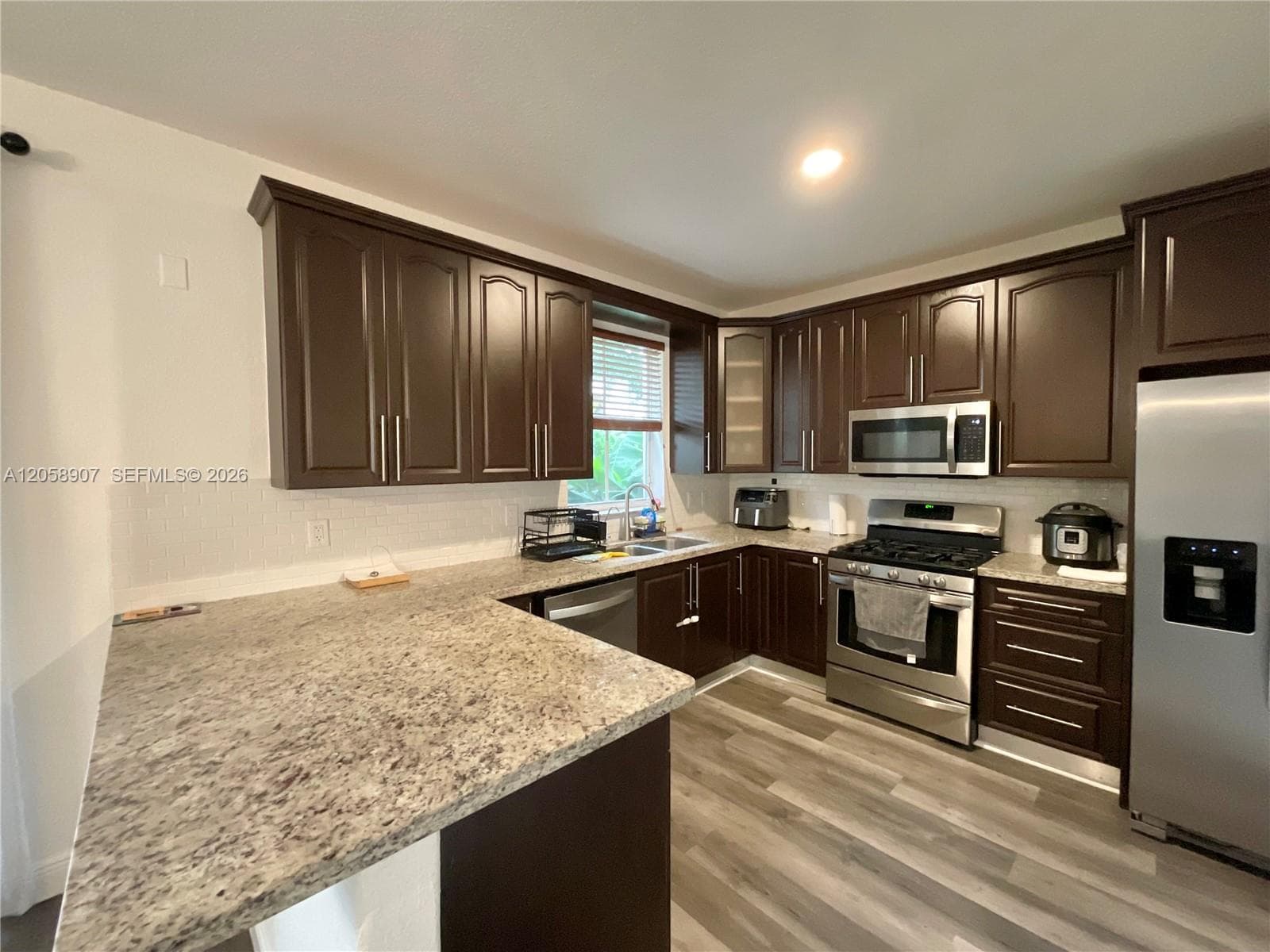 11320 NW 43rd Ter, Doral FL 33178