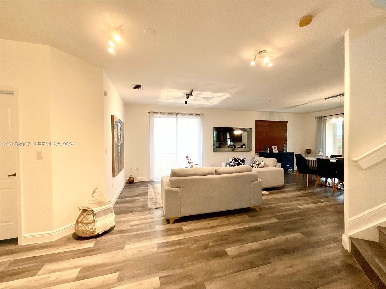 11320 NW 43rd Ter, Doral FL 33178