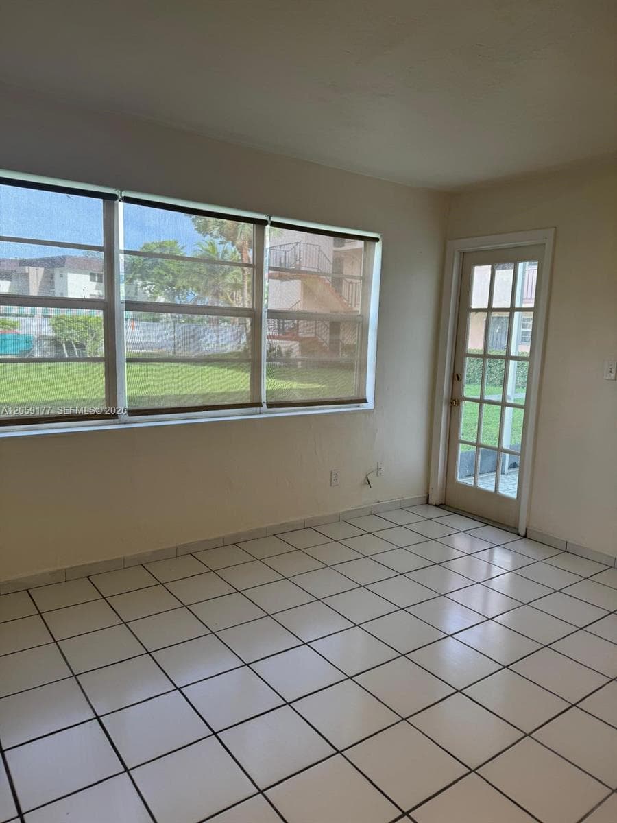 19001 NE 14th Ave # 121, Miami FL 33179