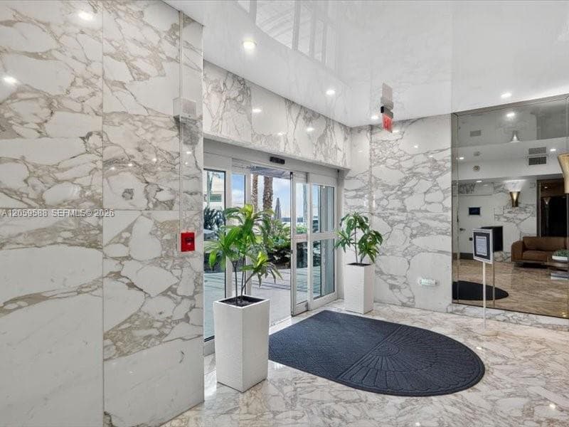 7135 Collins Ave # 331, Miami Beach FL 33141