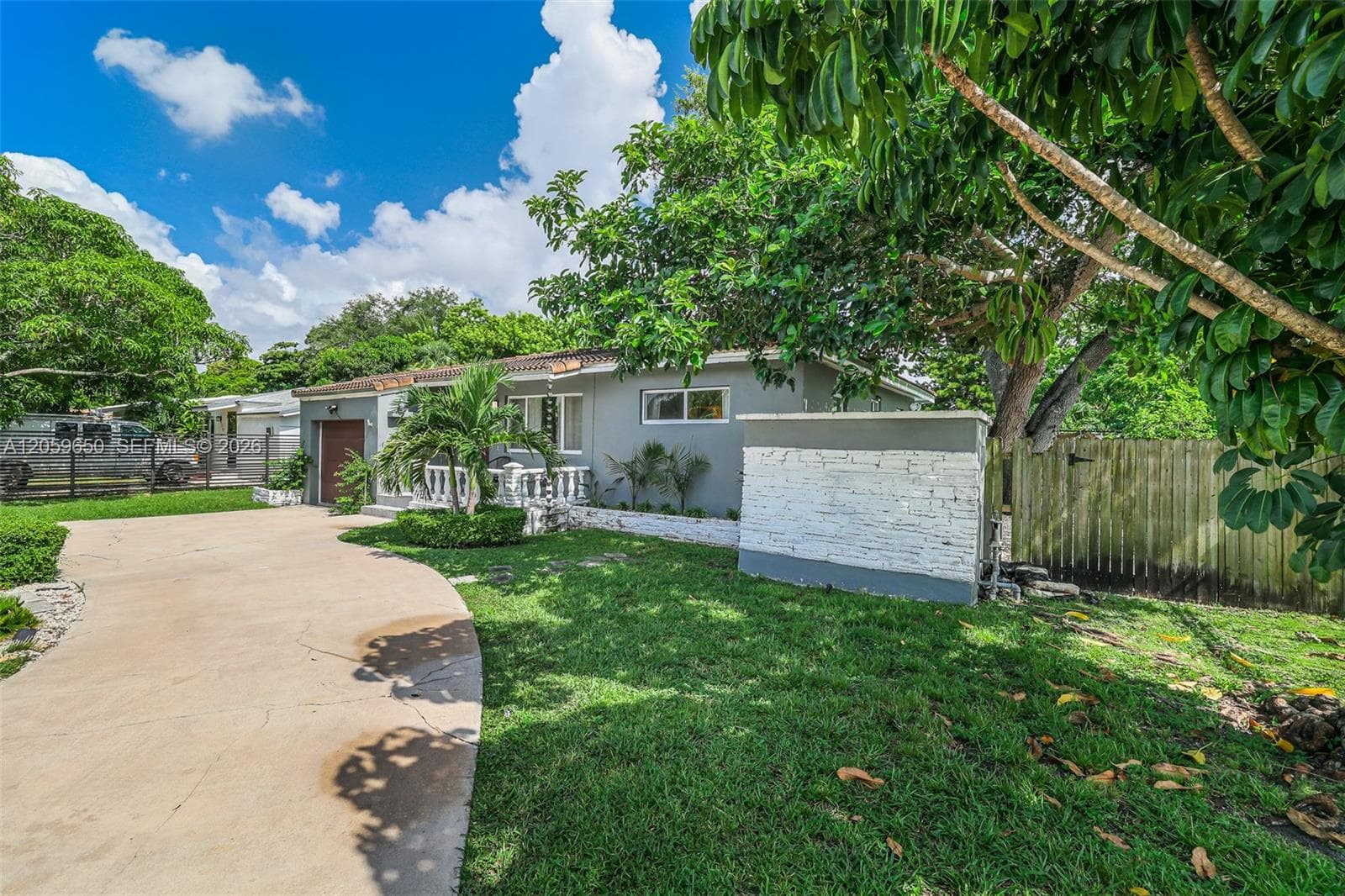 65 NW 116th St, Miami FL 33168