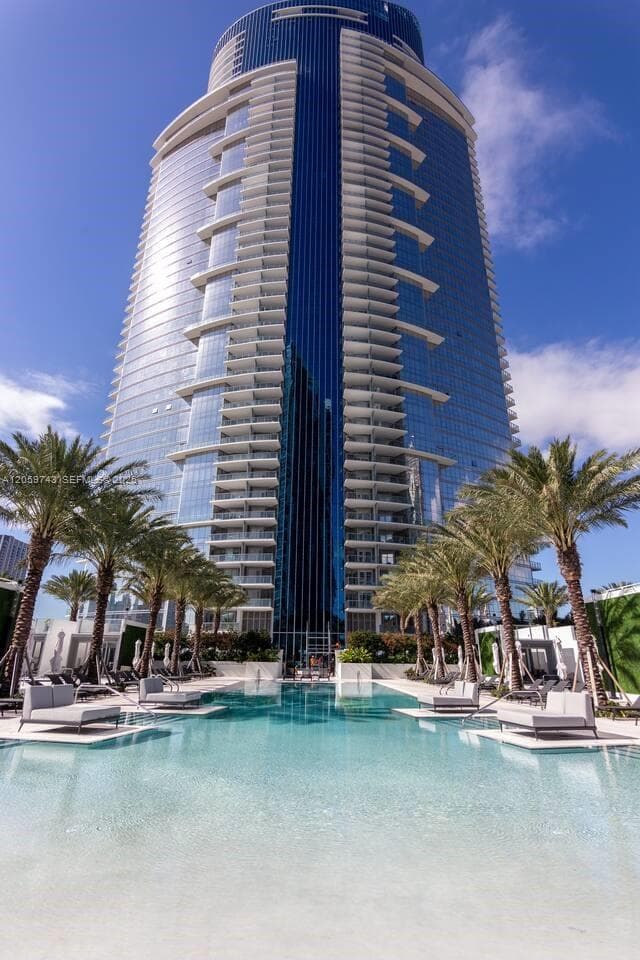 851 NE 1st Ave # 503, Miami FL 33132