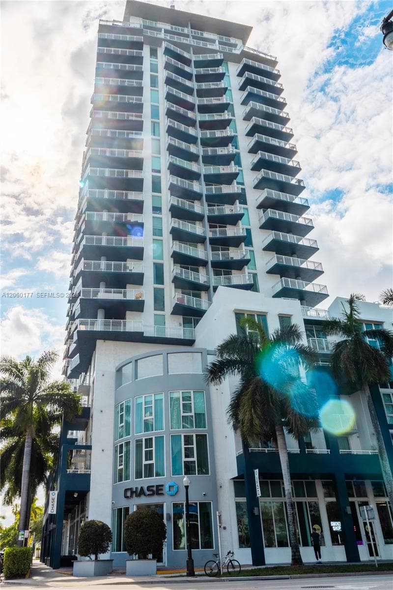 275 NE 18St # 1110, Miami FL 33132