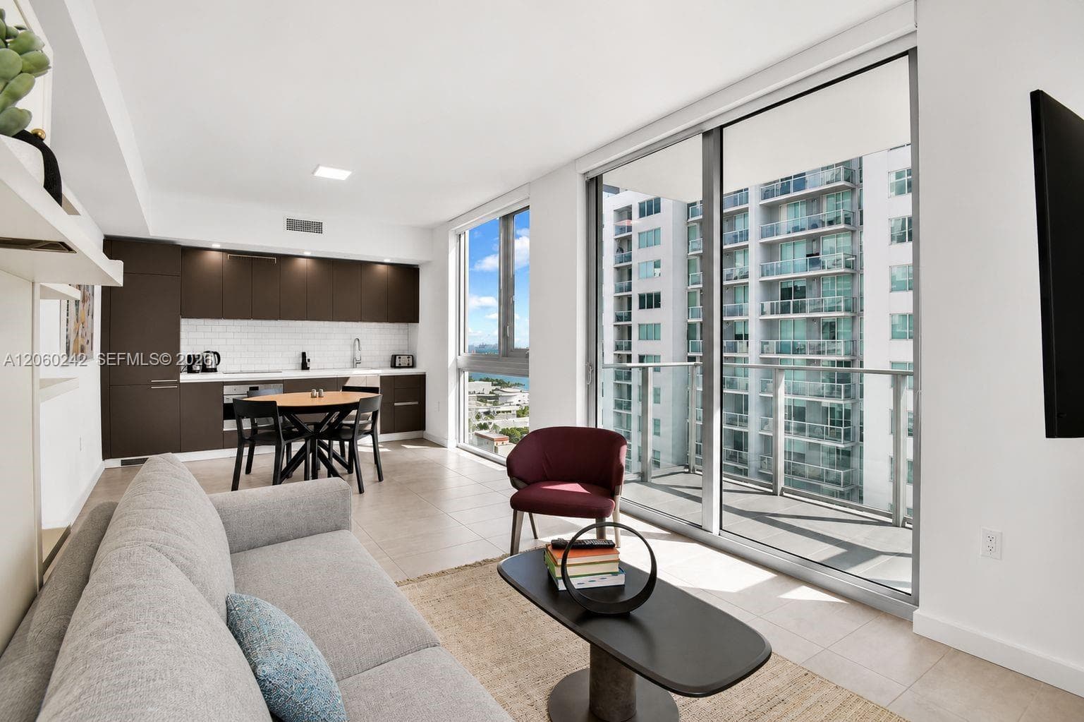 227 NE 2nd St # 2000, Miami FL 33132