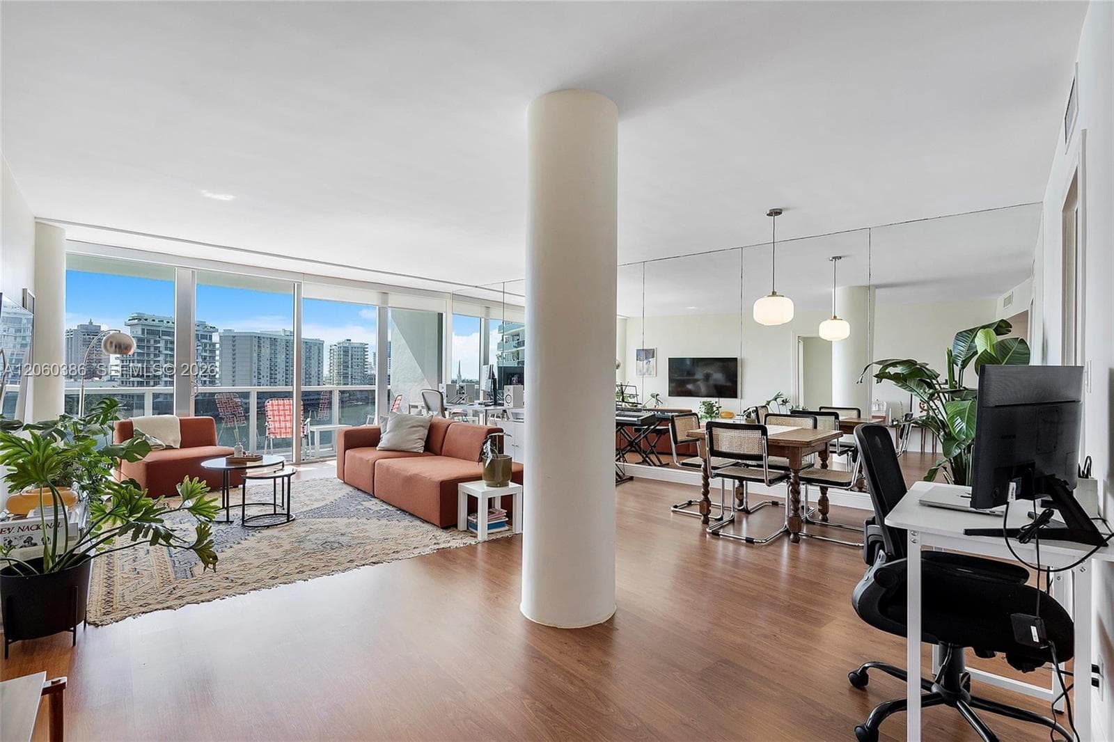 900 Bay Dr, Miami Beach FL 33141