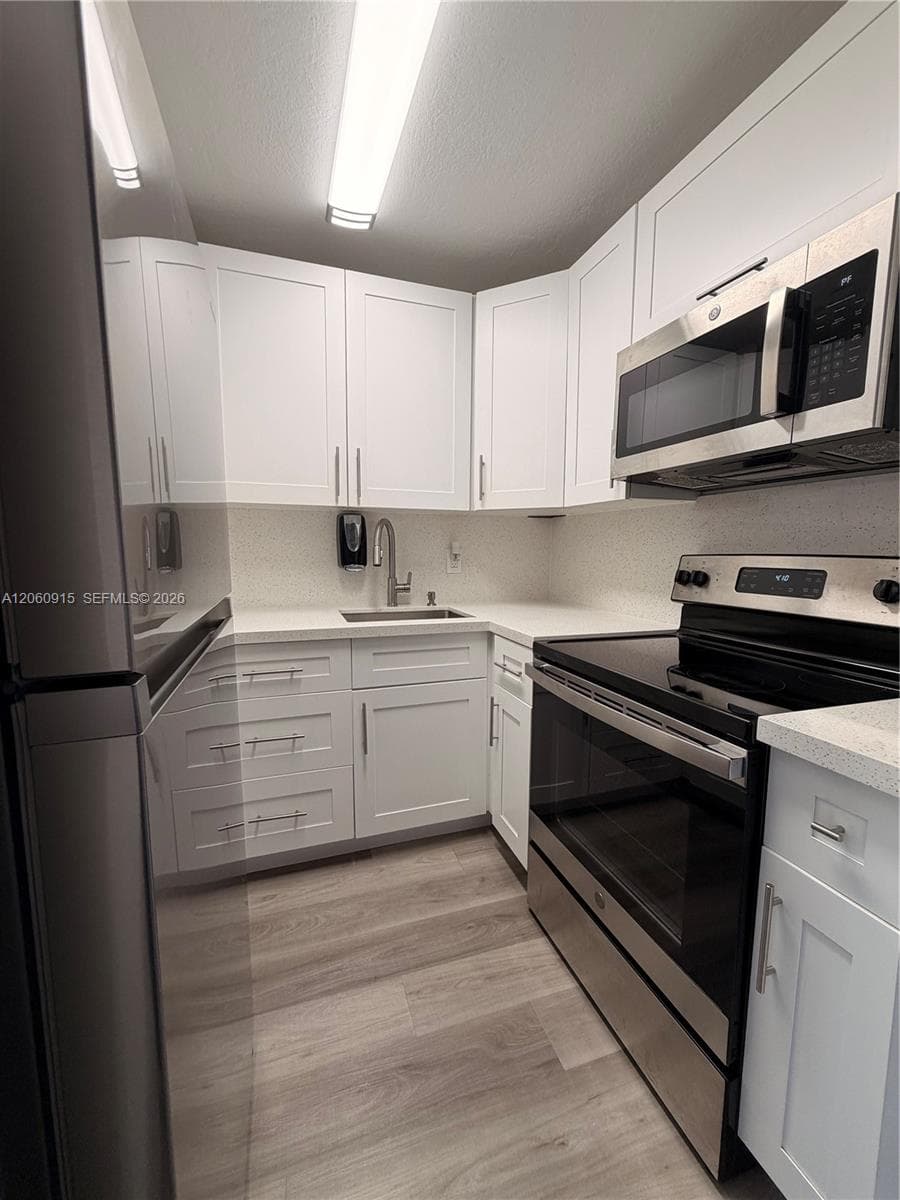 5050 NW 7th St # 511, Miami FL 33126