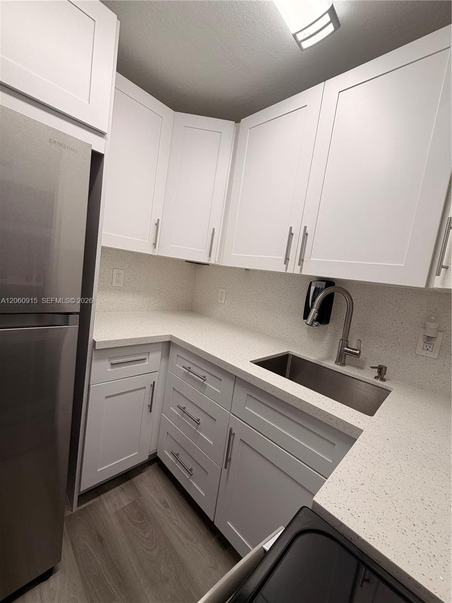 5050 NW 7th St # 511, Miami FL 33126
