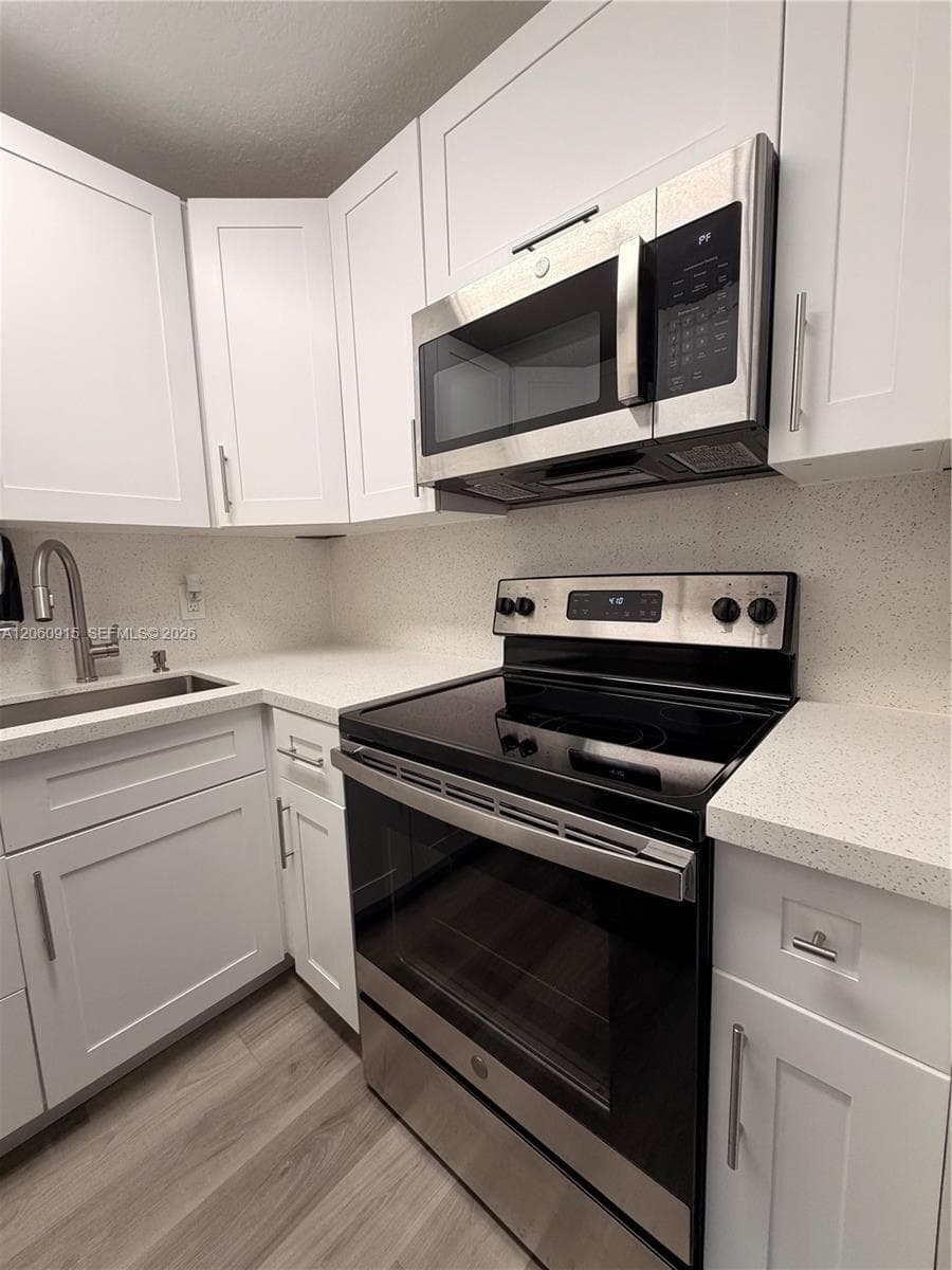 5050 NW 7th St # 511, Miami FL 33126