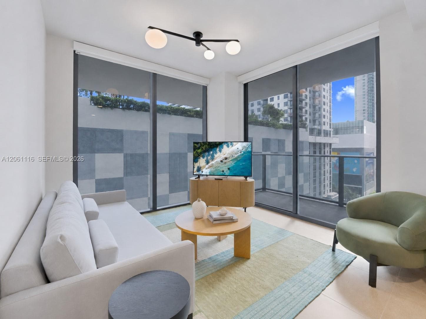 11 NE 6th St # 809, Miami FL 33132