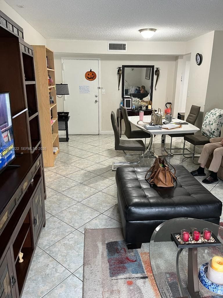 4803 NW 7th St # 14, Miami FL 33126