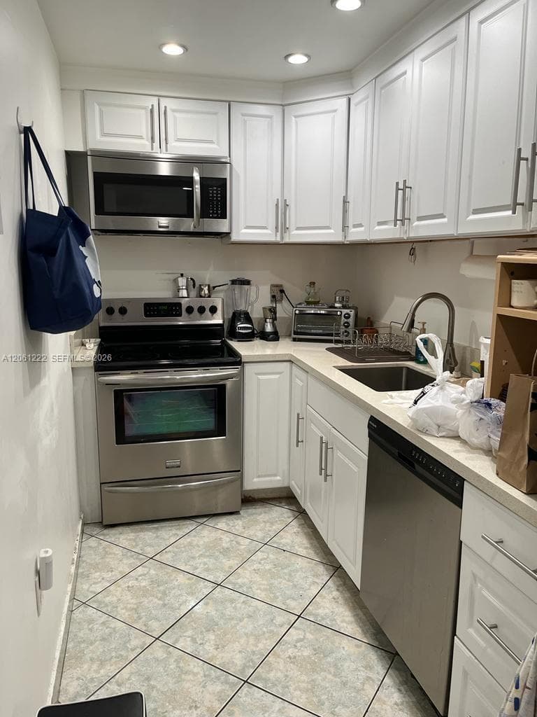 4803 NW 7th St # 14, Miami FL 33126