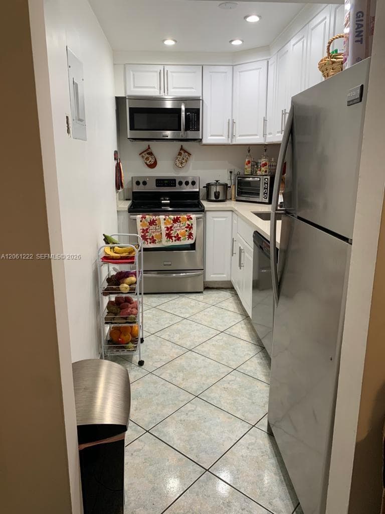 4803 NW 7th St # 14, Miami FL 33126