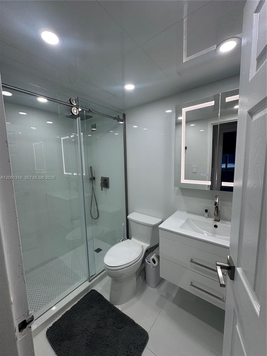 5401 Collins Ave # 334, Miami Beach FL 33140