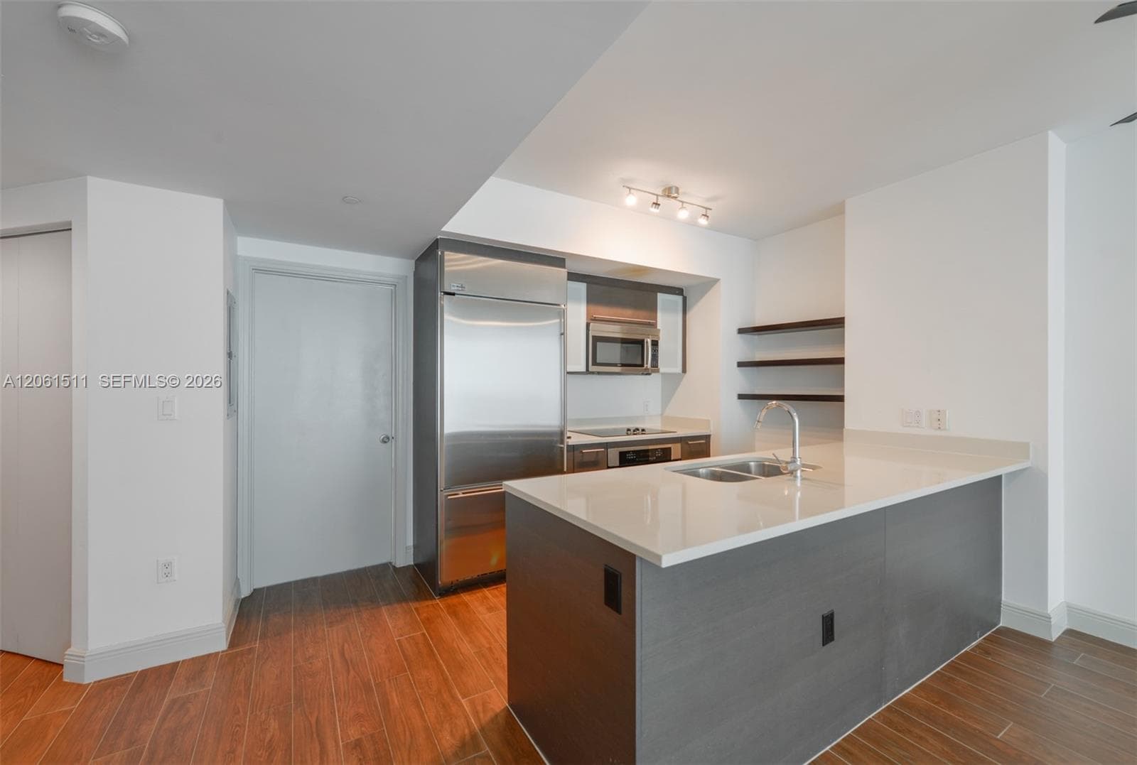 500 Brickell Ave # 2407, Miami FL 33131