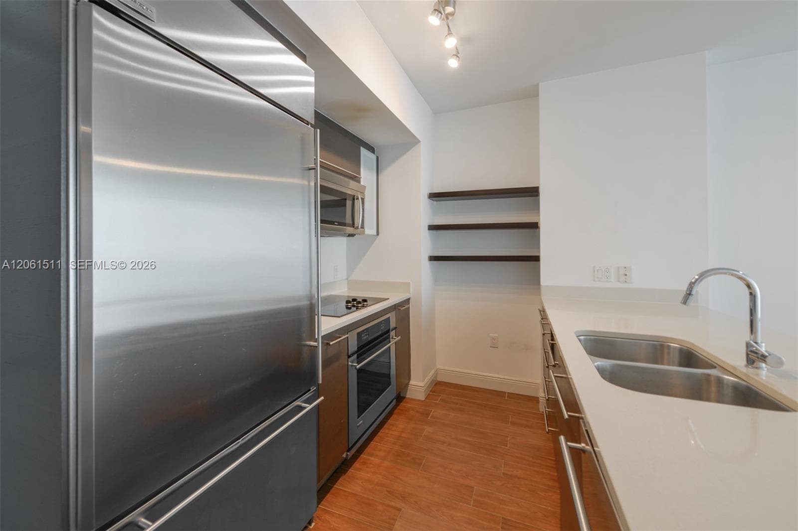 500 Brickell Ave # 2407, Miami FL 33131