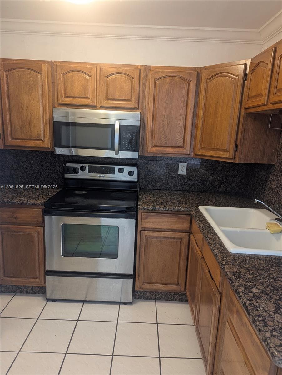 1051 SW 1st St # 411, Miami FL 33130