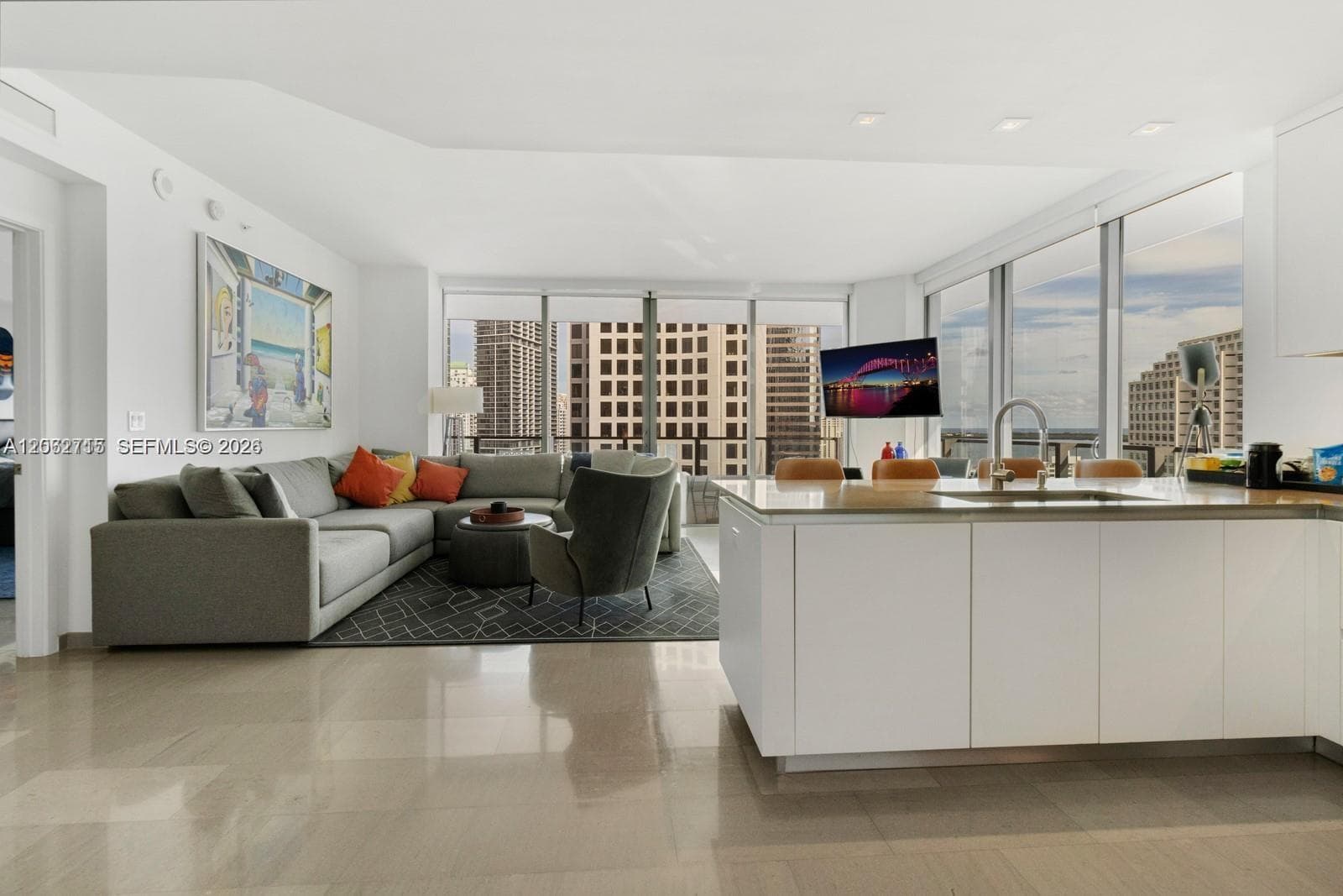 68 SE 6th St # 2101, Miami FL 33131