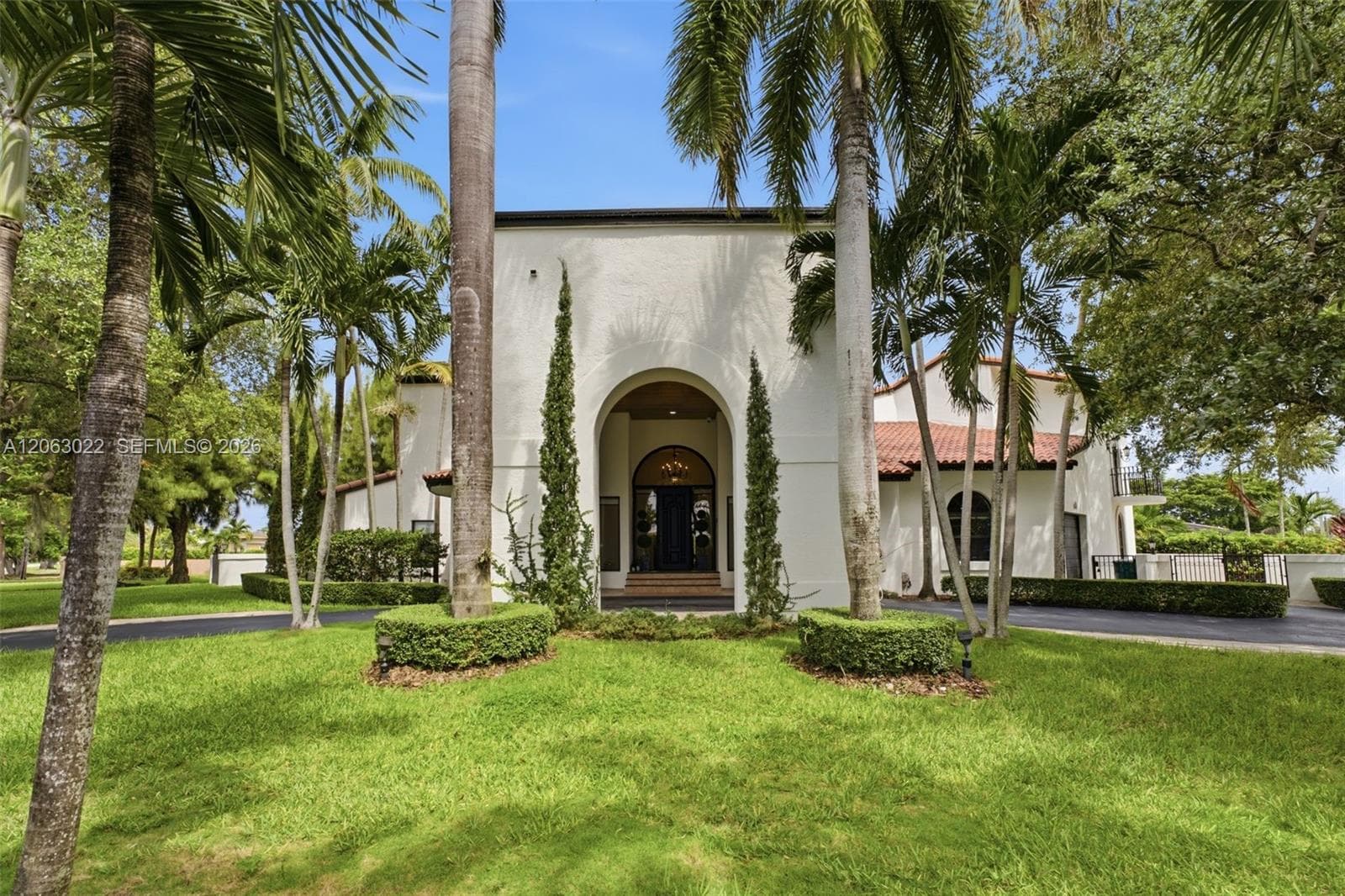 8215 Grand Canal Dr, Miami FL 33144
