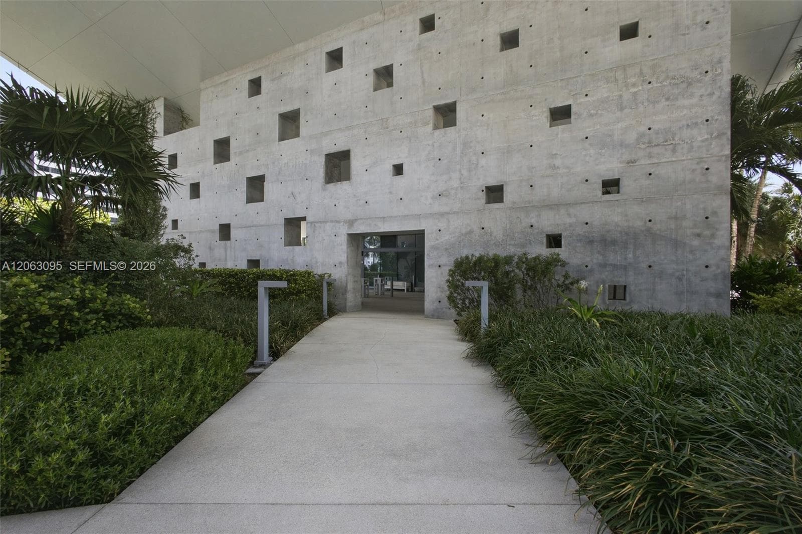 88 SW 7th St # 2307, Miami FL 33130