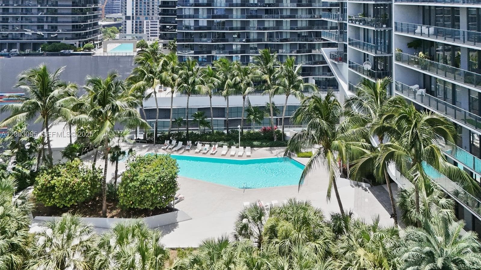 88 SW 7th St # 2307, Miami FL 33130