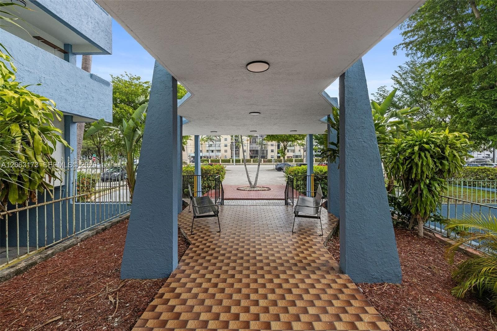5050 NW 7th St # 211, Miami FL 33126