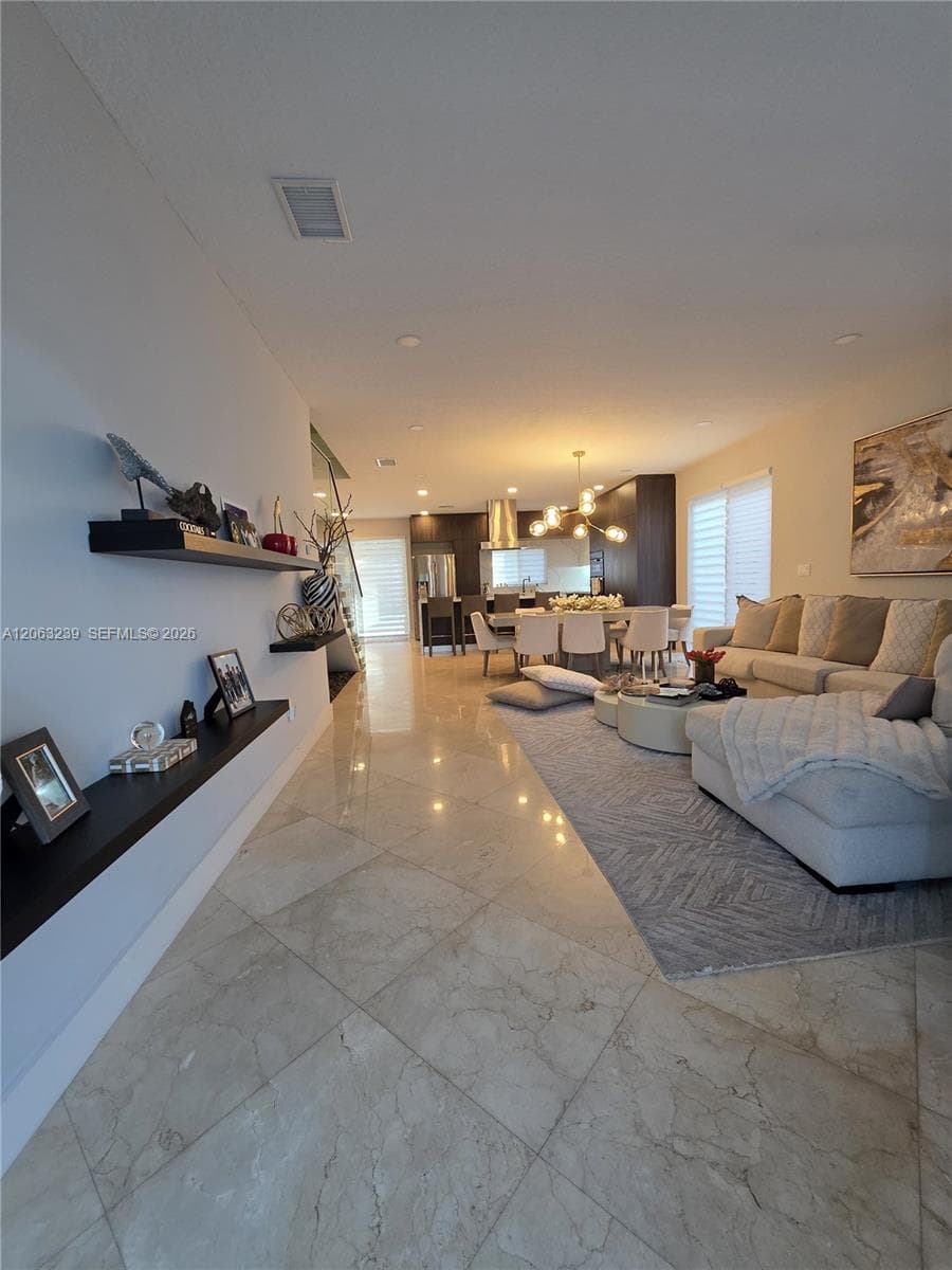 10797 NW 73rd Ter, Doral FL 33178