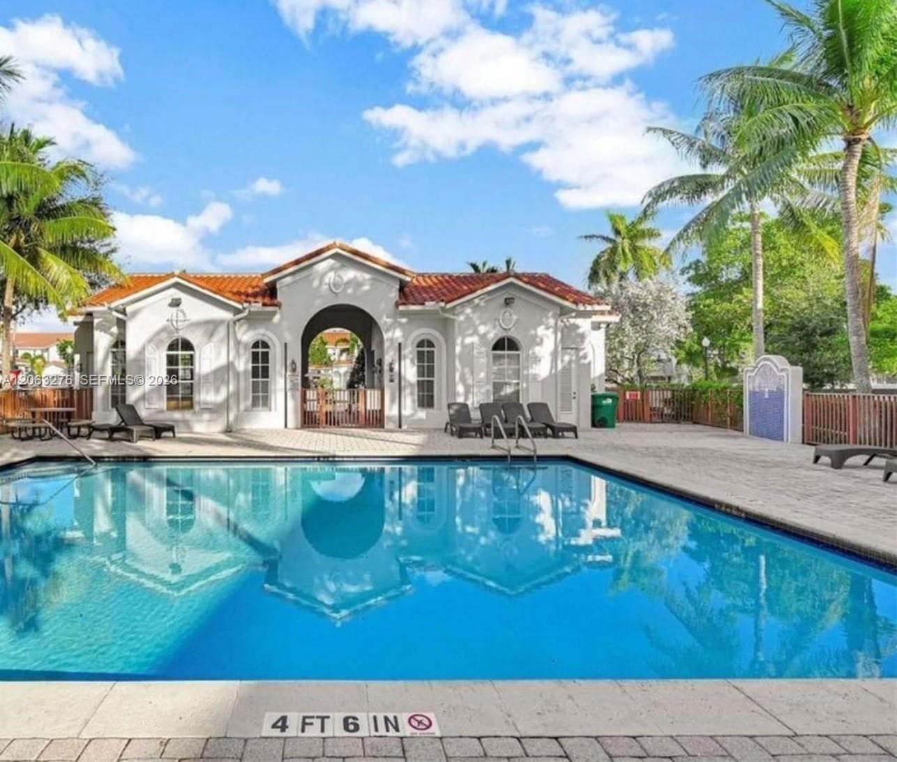 1017 NE 208th St, Miami FL 33179