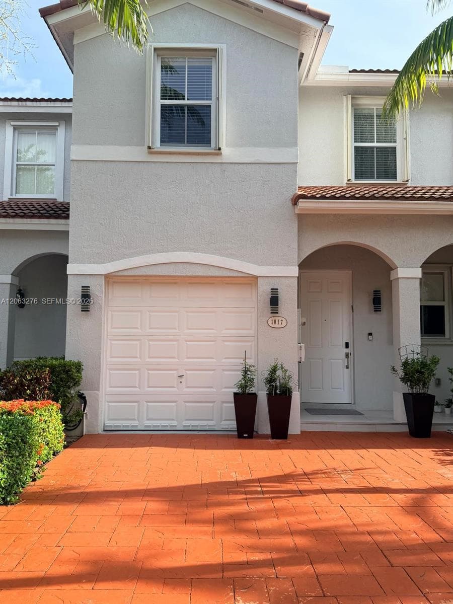 1017 NE 208th St, Miami FL 33179
