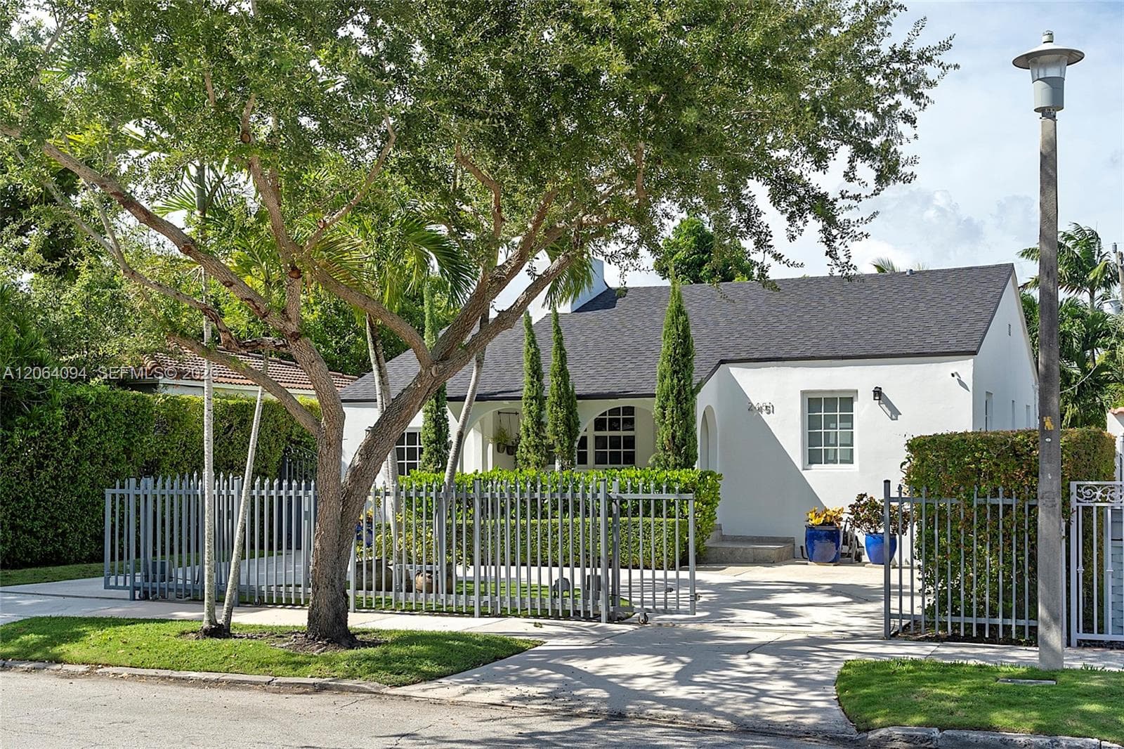 2451 SW 25th St, Miami FL 33133