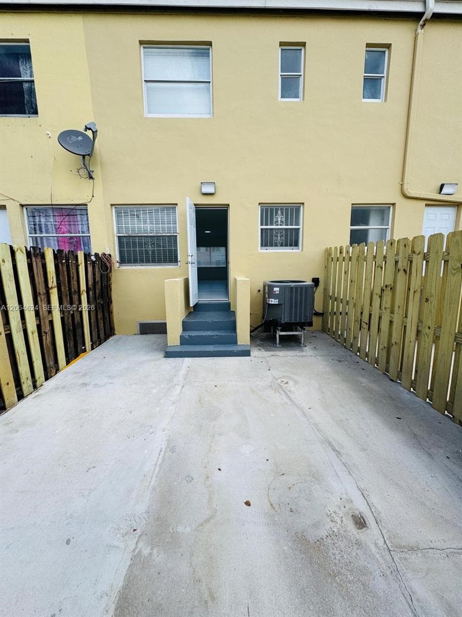 8454 NW 4th Ave # 8454, Miami FL 33150