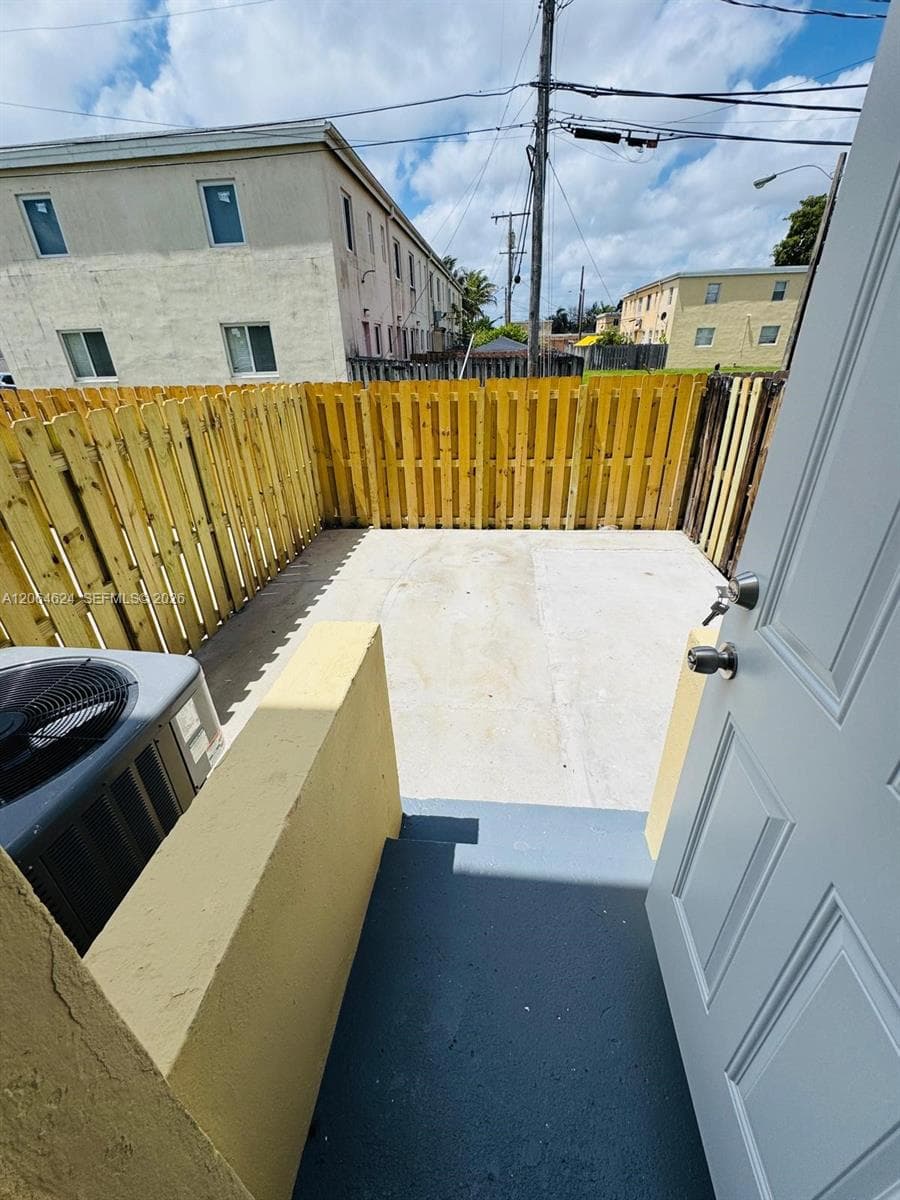8454 NW 4th Ave # 8454, Miami FL 33150