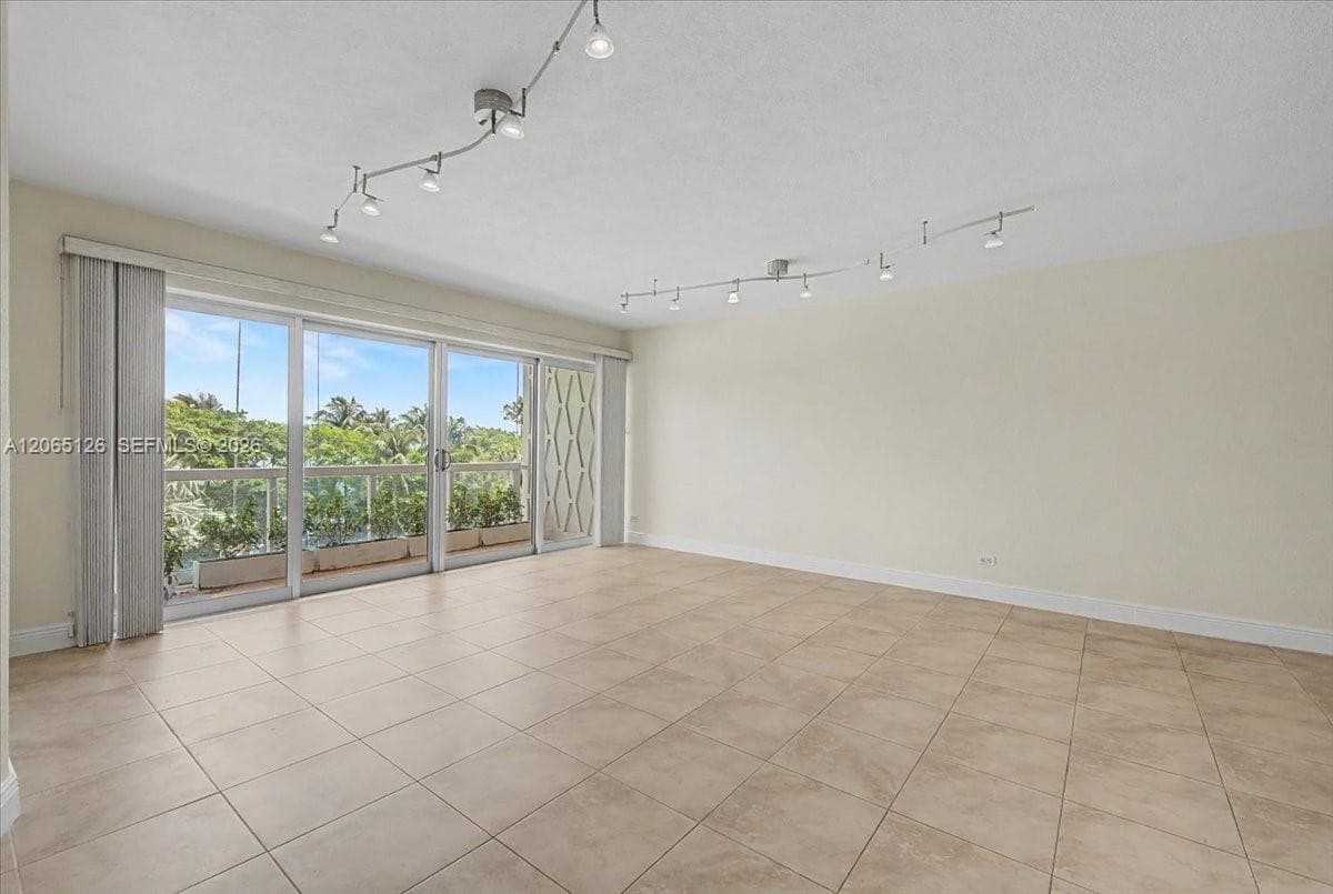 2451 Brickell Ave # 4F, Miami FL 33129